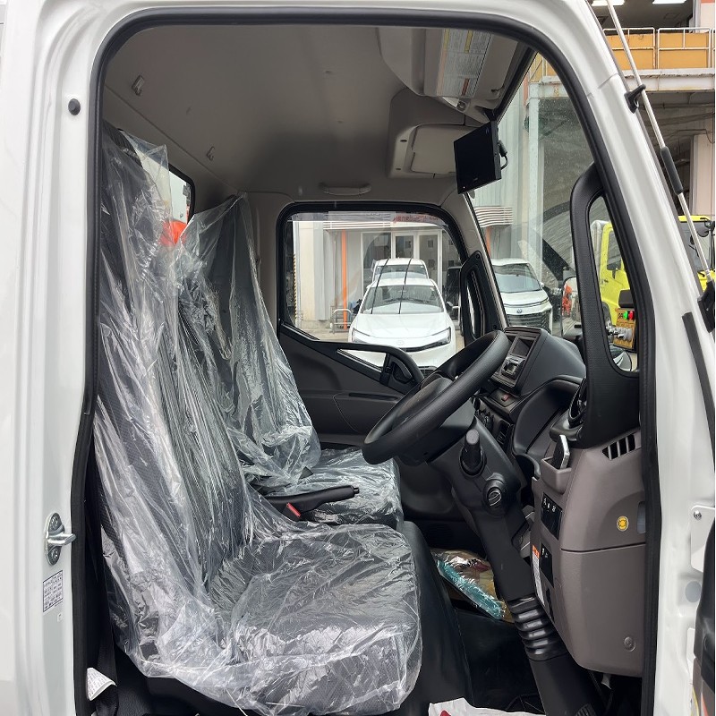 三菱 ｷｬﾝﾀｰ 8